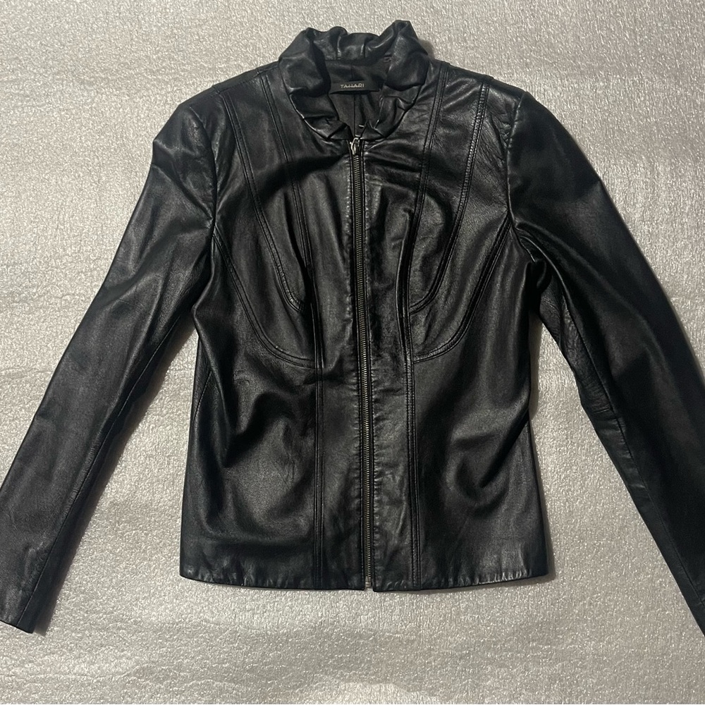 Tahari 100% lamb leather . Like new. No tags.